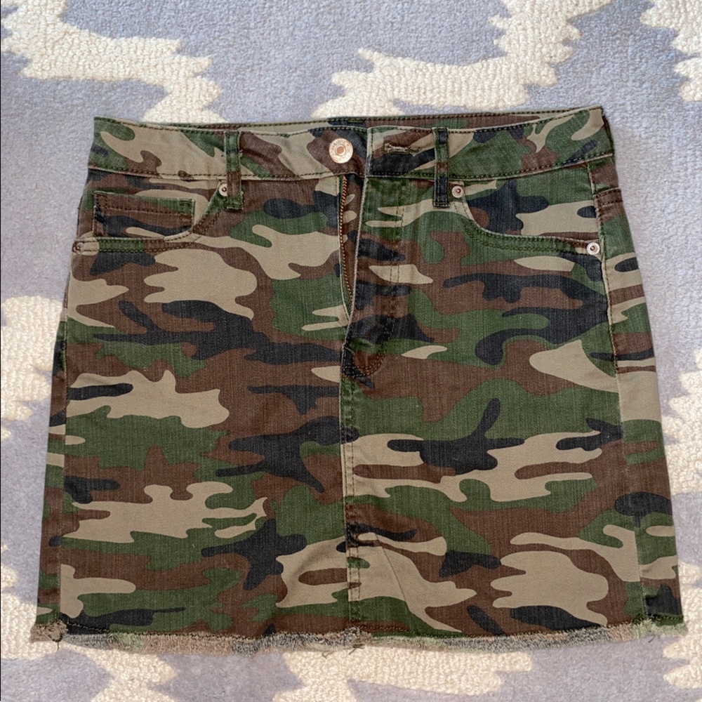 NWOT Forever 21 Camo Skirt